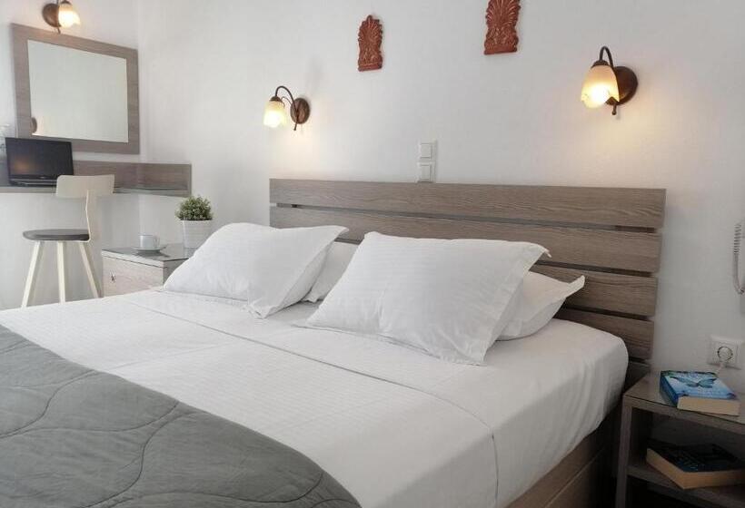 Номер Стандарт Боковой Вид на Море, Christina Hotel, Adults Only, Heated Salt Water Pool