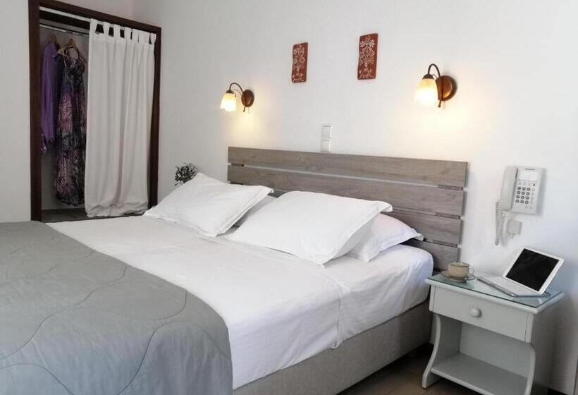 Номер Стандарт Верхний Этаж, Christina Hotel, Adults Only, Heated Salt Water Pool