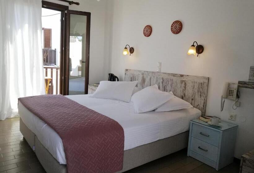 Номер Стандарт Верхний Этаж, Christina Hotel, Adults Only, Heated Salt Water Pool