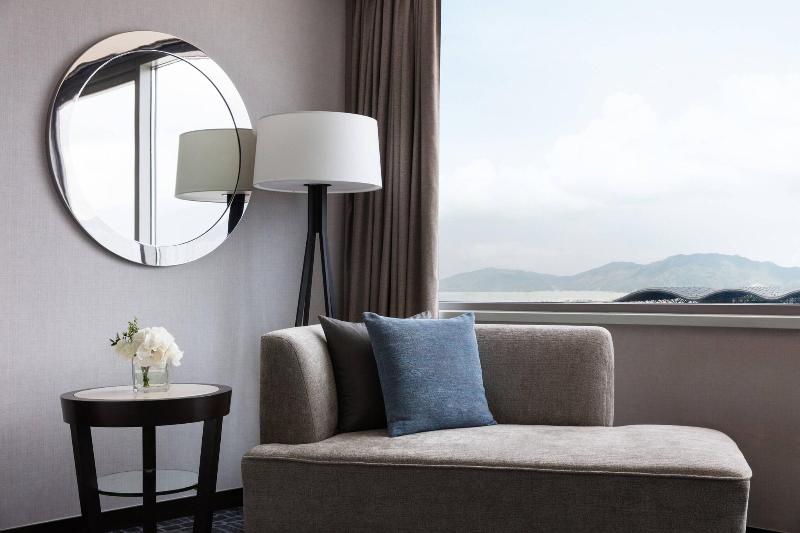 اتاق اجرایی با تخت بزرگ, Hong Kong Skycity Marriott