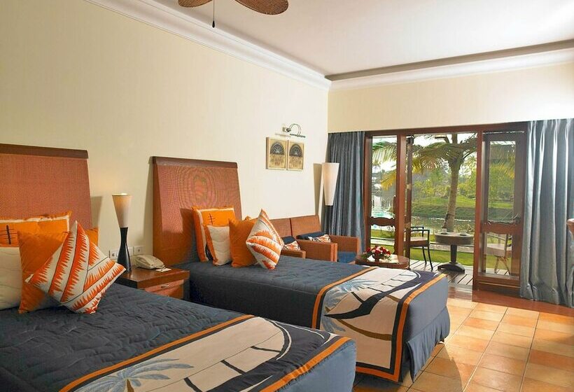 Номер Deluxe Вид на Озеро, The Zuri Kumarakom  Kerala Resort & Spa