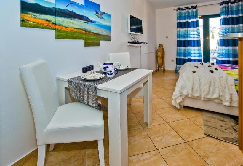جناح سوبيريور مطل علي البحر, Apartments Softic