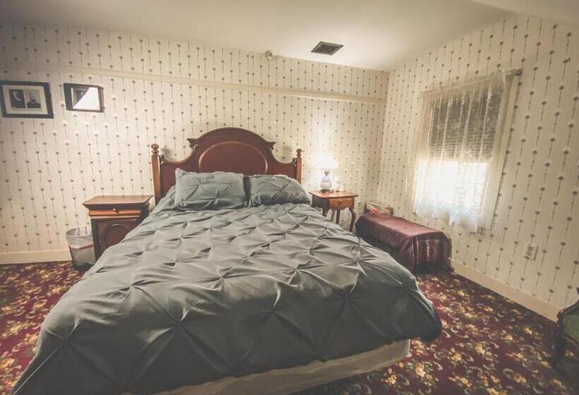 Номер Стандарт Совместная Ванная, Lizzie Borden House