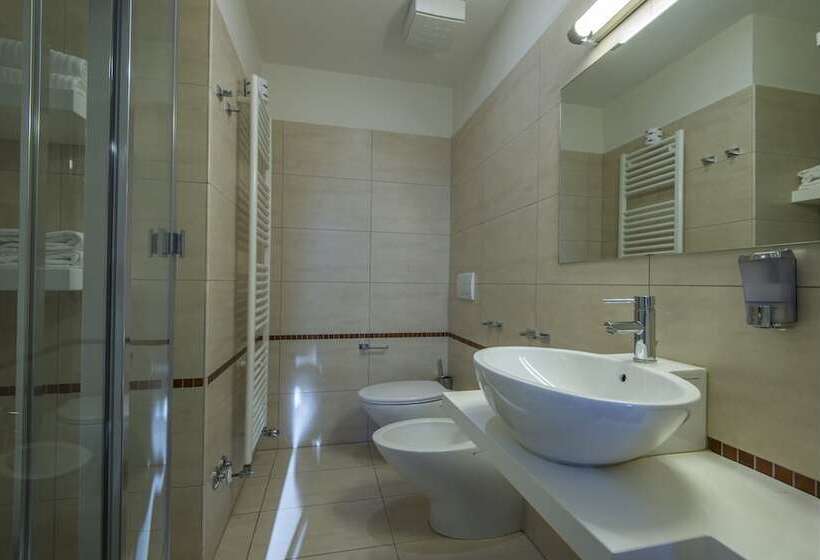 غرفة قياسية ثلاثية, Albergo Sant'Emidio