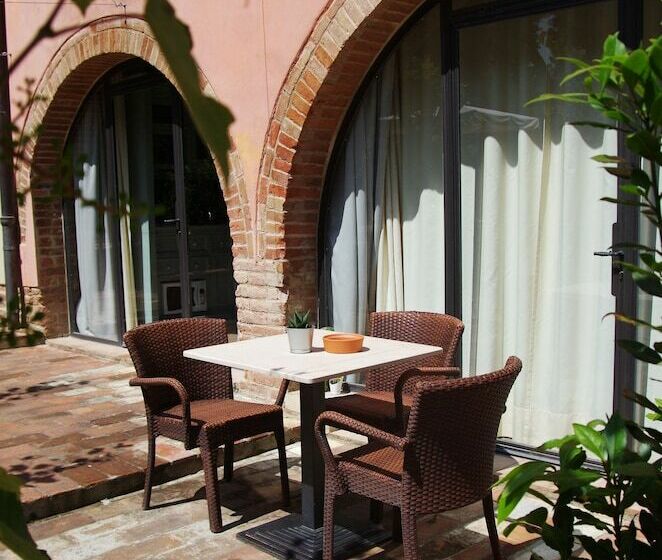 Студия Стандарт, Borgo Dolciano