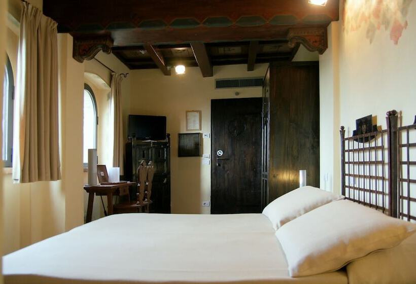 اتاق استاندارد با چشم‌انداز, Castello Di Monterone