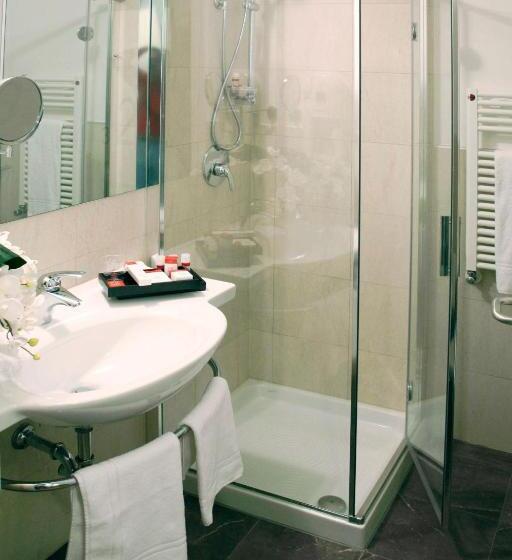 Трехместный Номер Классика, Euro Hotel Residence