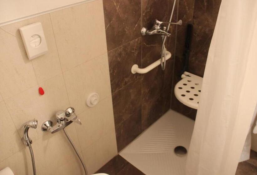 Номер Стандарт Адаптированный для Инвалидов, Euro Hotel Residence