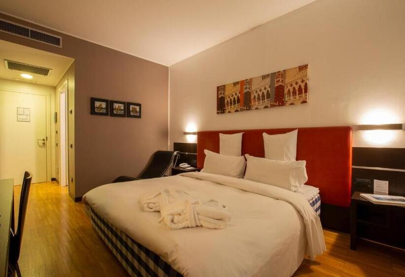 Номер Executive, Euro Hotel Residence