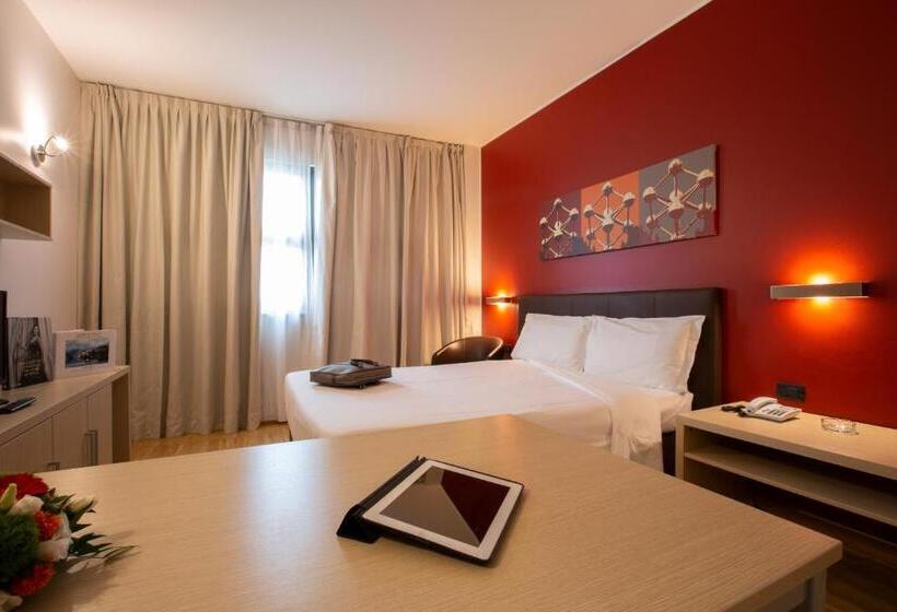 Индивидуальный Номер Классика, Euro Hotel Residence