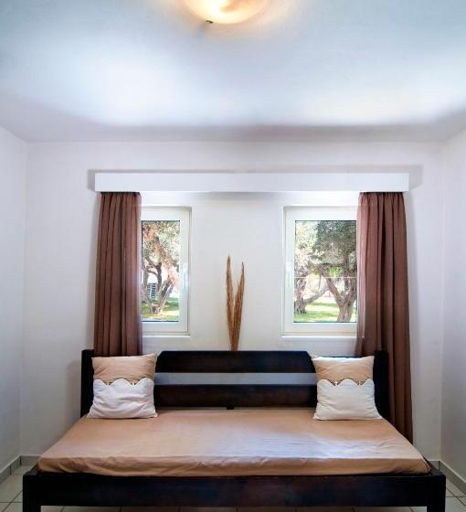 2침실 패밀리 아파트, Ourania Apartments