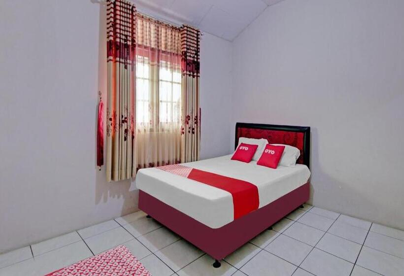 Номер Deluxe Кровать Кинг, Oyo 90543 Annur Guest House Syariah