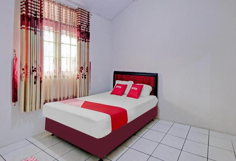 Номер Deluxe Кровать Кинг, Oyo 90543 Annur Guest House Syariah