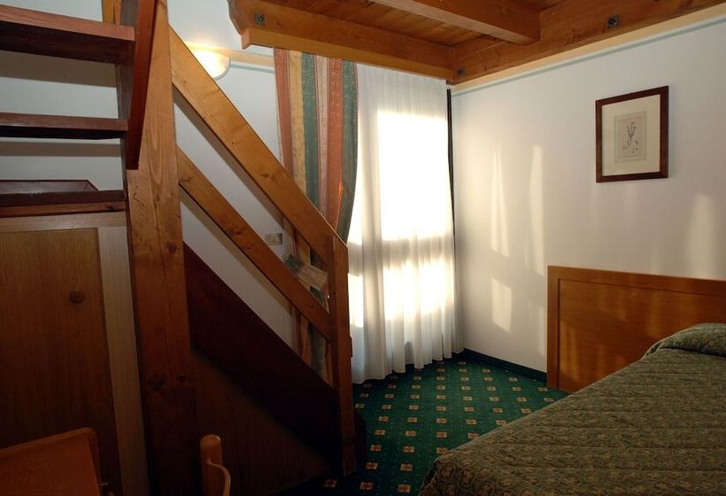 Номер Стандарт Трехместный, Centro Pineta Family Hotel & Wellness