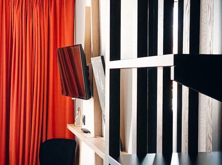 Номер Стандарт, Ibis Styles Crolles Grenoble A41