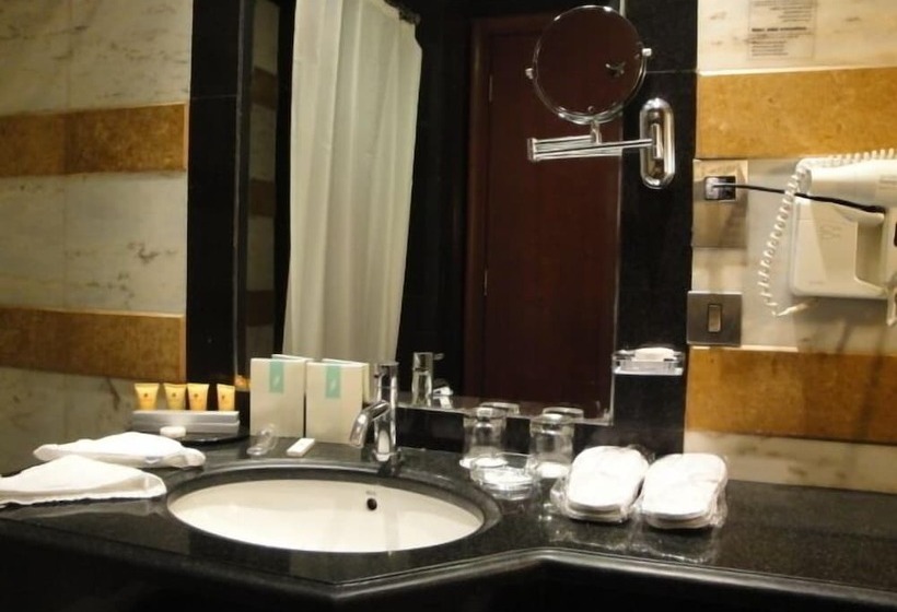 Standard Kolmen Hengen Huone, Al Muna Kareem Hotel  Ex Leader