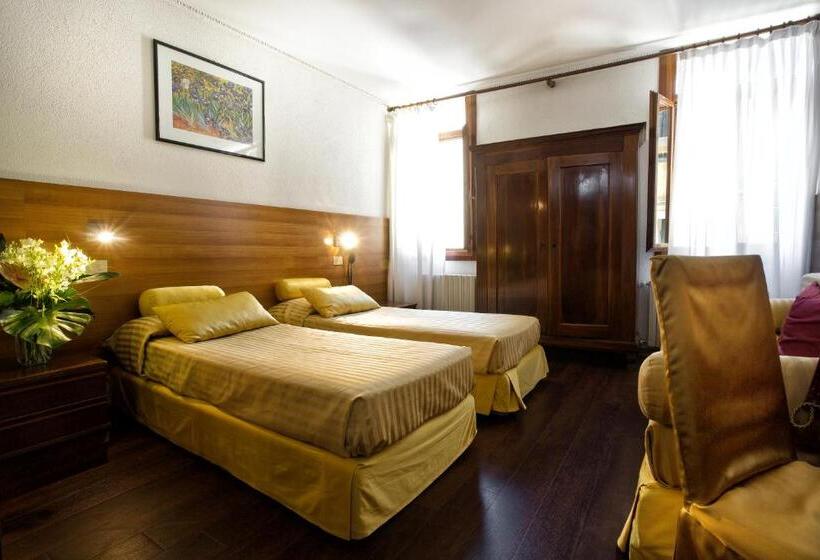 اتاق استاندارد سه نفره, Albergo Marin