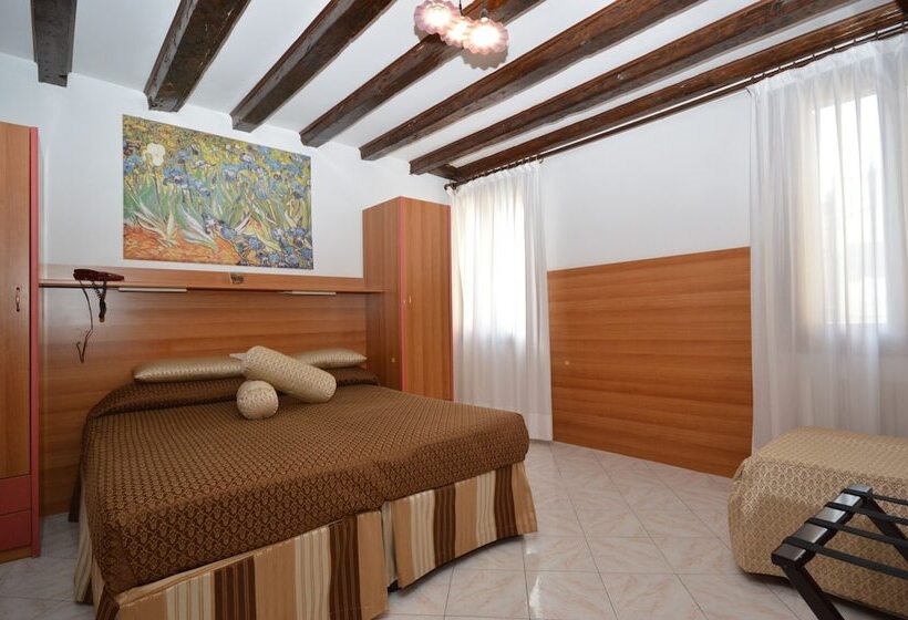 اتاق استاندارد چهار تخته, Albergo Marin