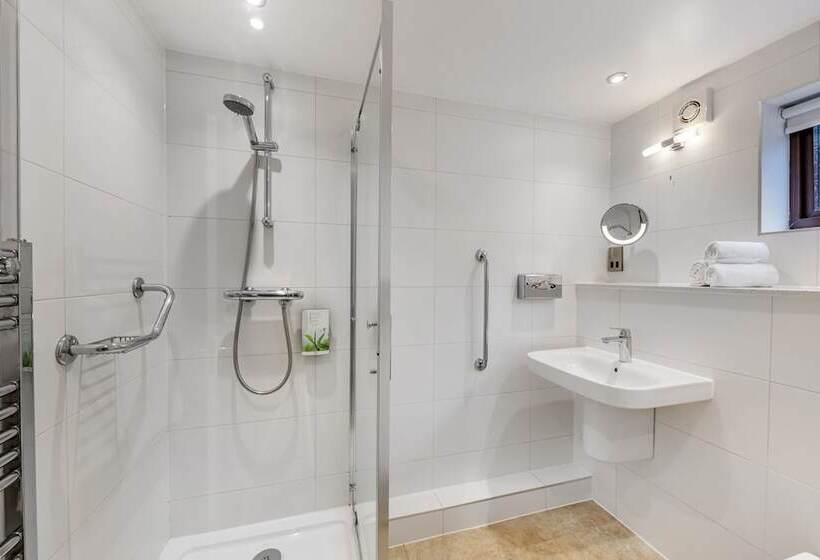 Студия Стандарт, Cromer Country Club