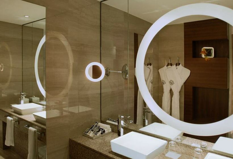 Номер Стандарт Вид на Реку, Fairmont Bab Al Bahr