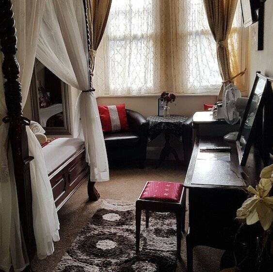غرفة قياسية, The Palms Guest House