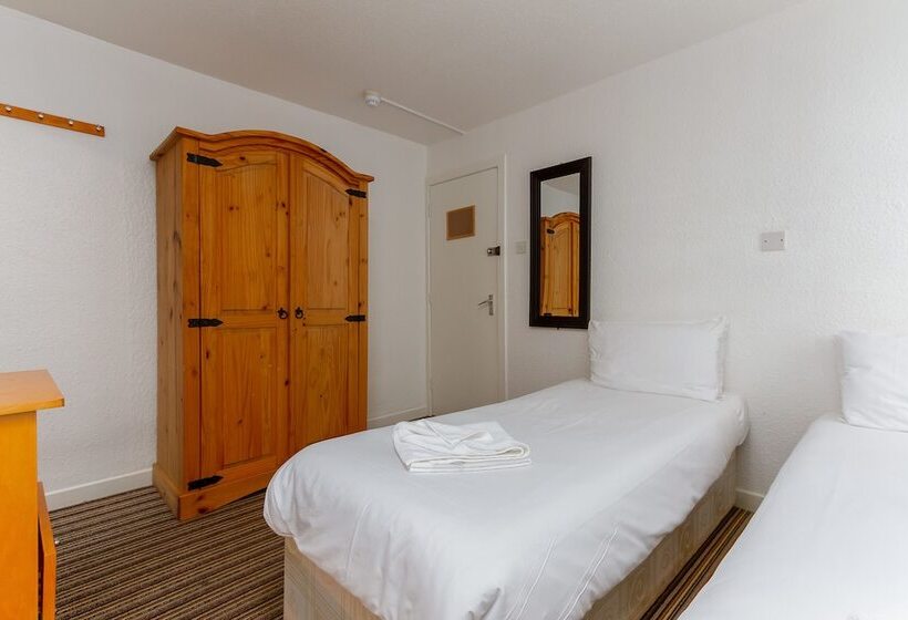 Четырехместный Номер Стандарт, The Sandringham Court Hotel & Apartment With High Speed Wi Fi