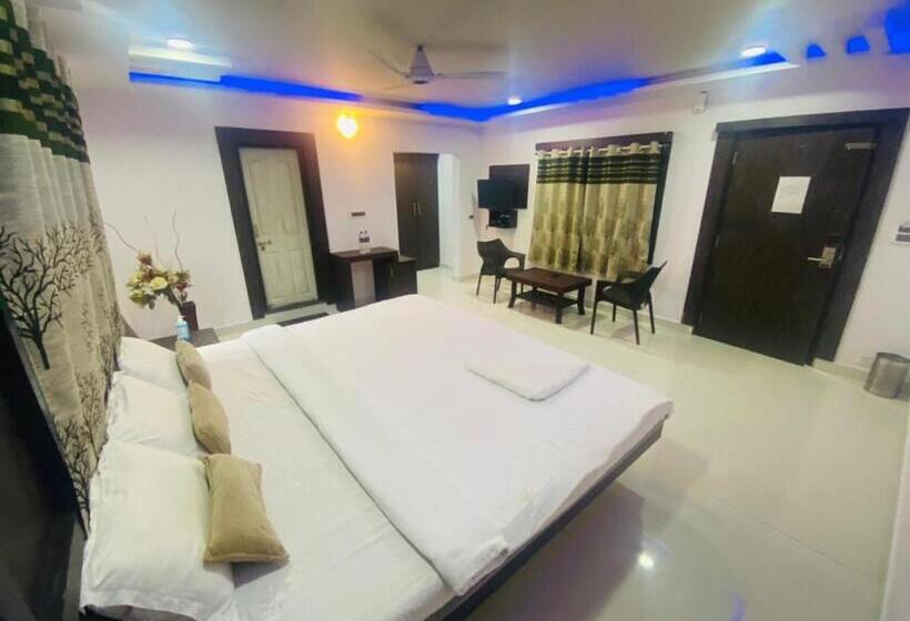 经济房, Staymaker Lake Residency