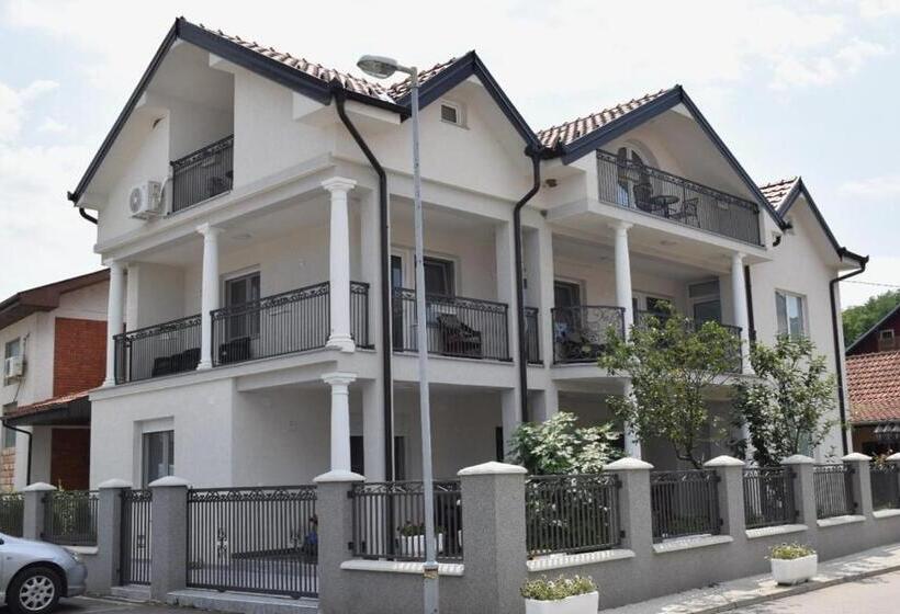 استودیوی استاندارد, Villa Bella