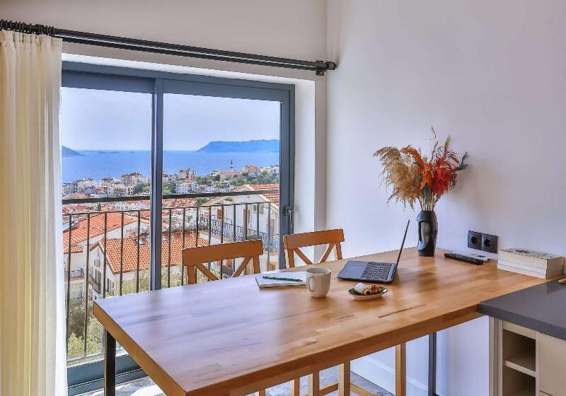 オーシャンビュースイート, Sole Vista Homes