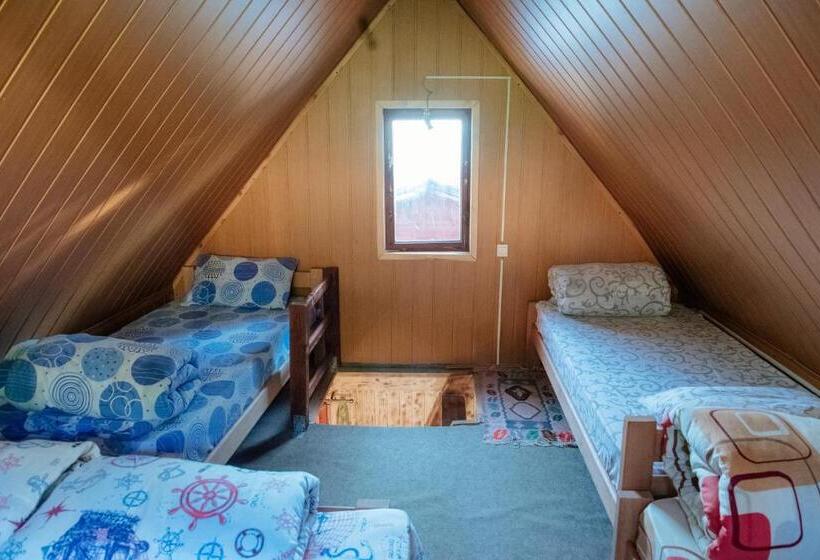 اتاق استاندارد چهار تخته, Komovi   Kobil Do Guesthouse
