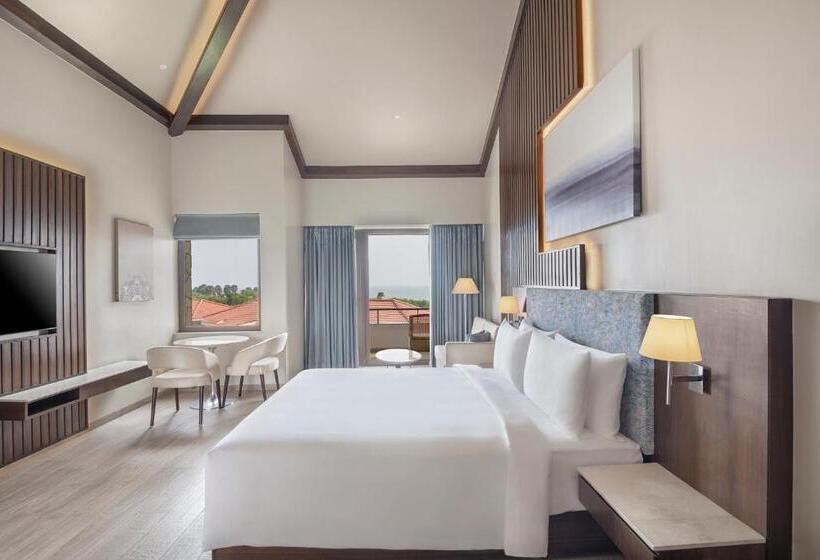 Номер Superior Вид на Море, Radisson Blu Resort Visakhapatnam