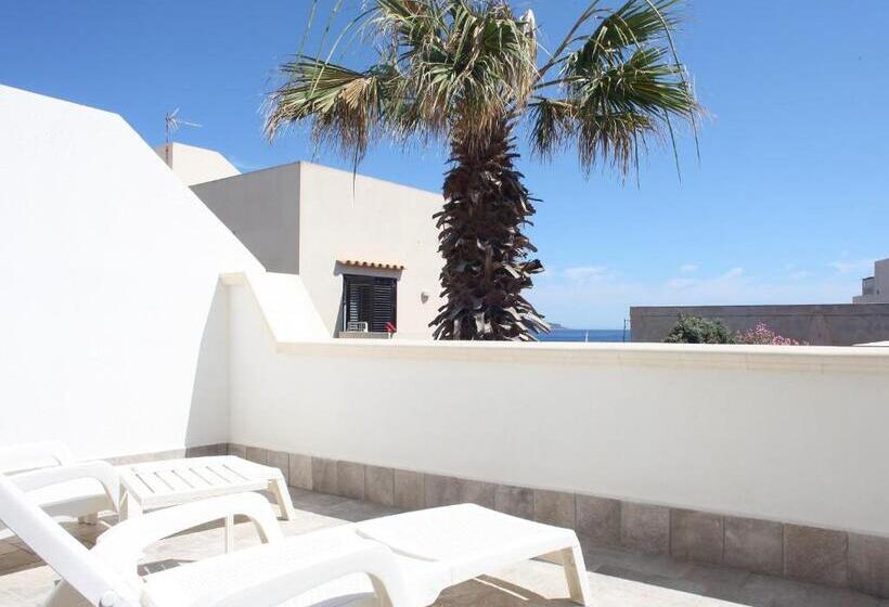 اتاق لوکس با چشم‌انداز دریا, Casa Maja Rooms & Suites
