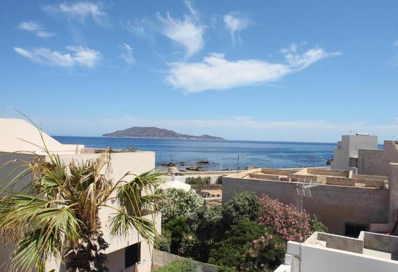 اتاق استاندارد با تراس و چشم‌انداز دریا, Casa Maja Rooms & Suites