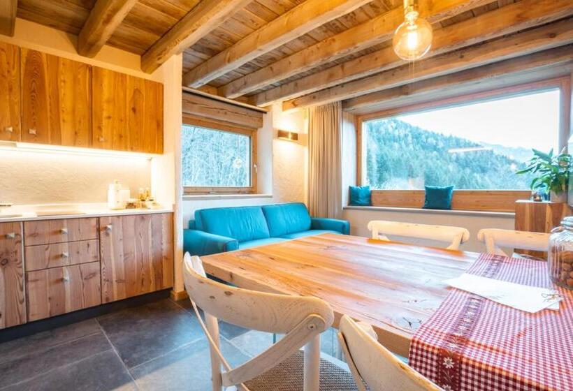 발코니 디럭스 룸, Chalet Noèr