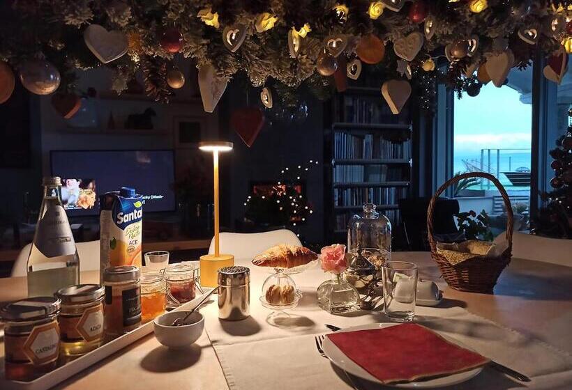 اتاق استاندارد با چشم‌انداز دریاچه, The Lake House