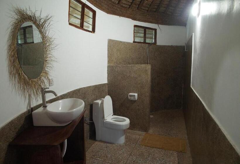 اتاق خانوادگی, Lala Land Lodge