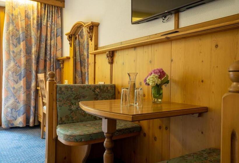 Номер Стандарт с Балконом, Posthotel Erlerwirt