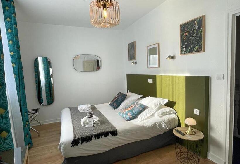 Номер Клуб, Hôtel Jules
