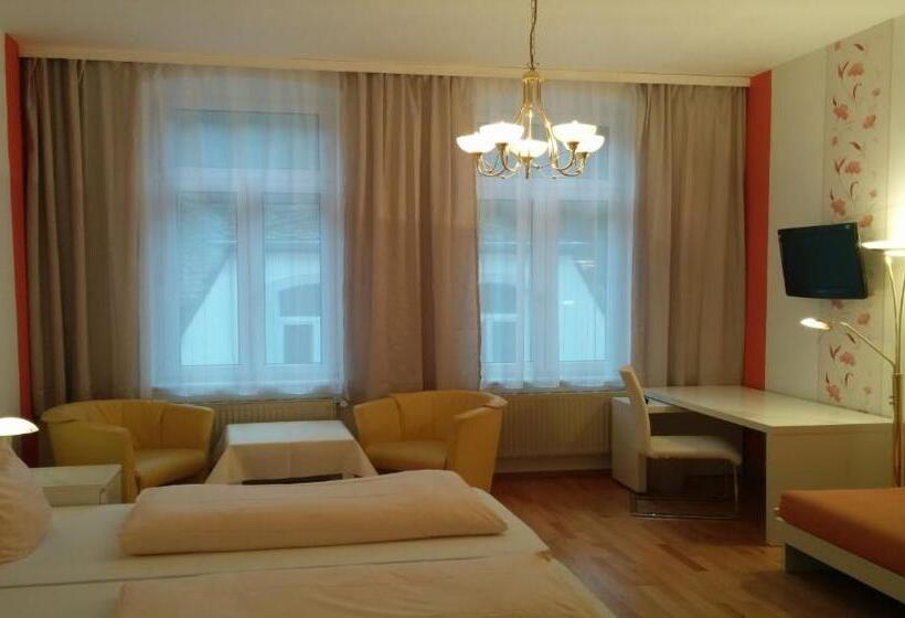 스탠다드 트리플 룸, Kurhotel Quellenhof