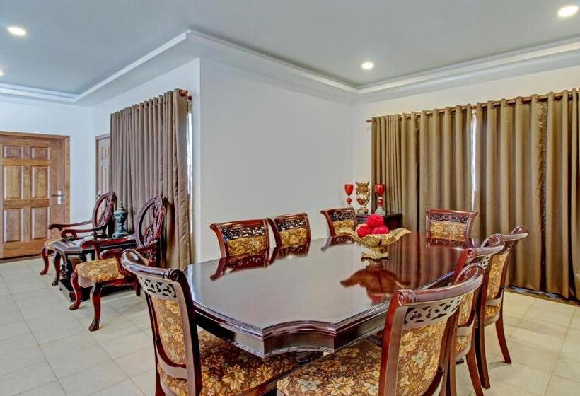 高级大房间, Treebo Premium Travancore Palace Cherthala