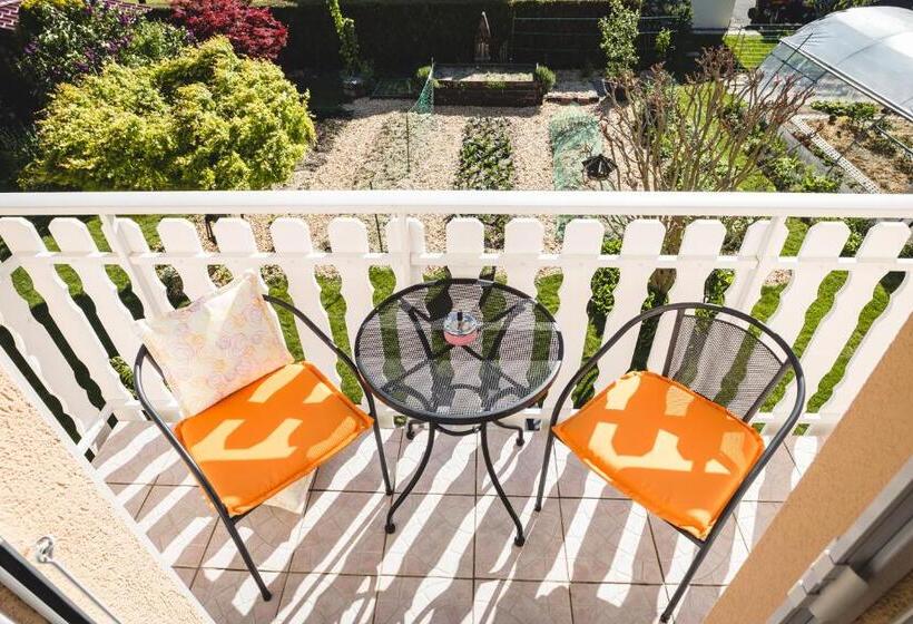اتاق لوکس با بالکن, B&b Mon Rêve, Petit Déjeuner Bio, Jacuzzi