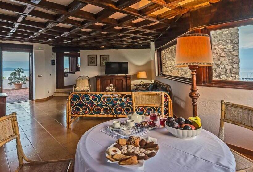 Люкс Deluxe Вид на Море, Villa Valdroni