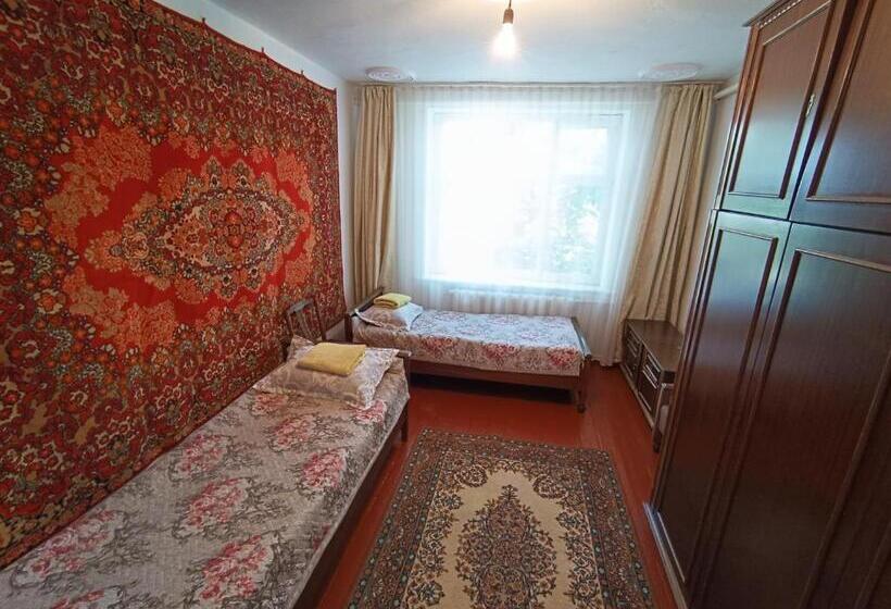 اتاق اکونومی, Meerim Guest House