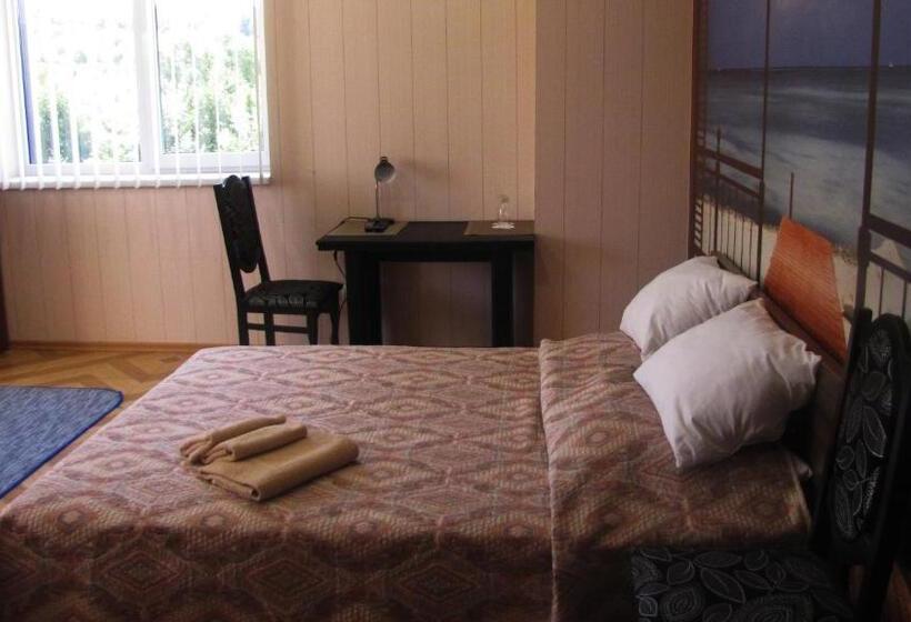 Семейный Номер, Mini Hotel Leon