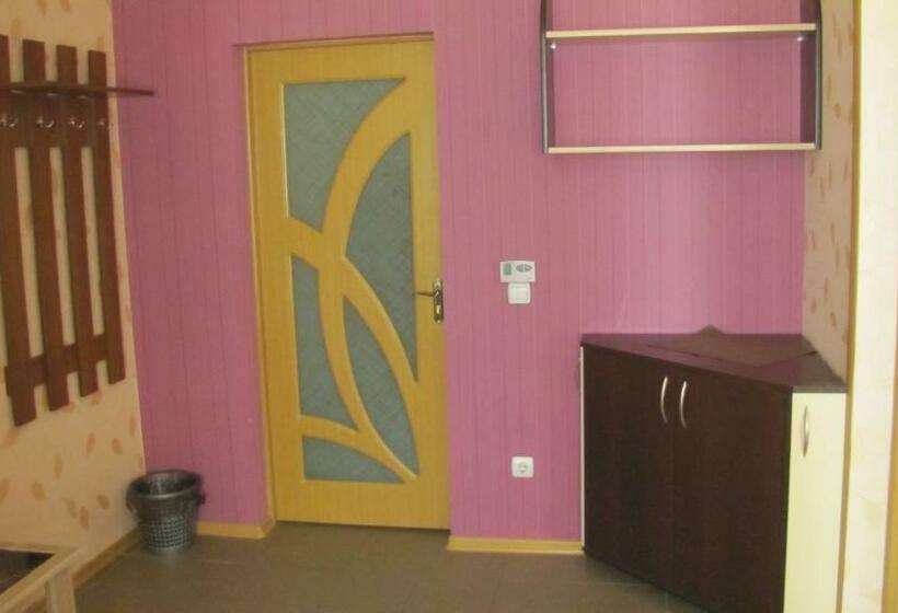 Семейный Номер, Mini Hotel Leon