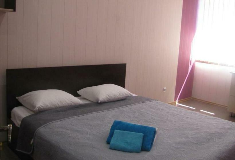 Семейный Номер, Mini Hotel Leon