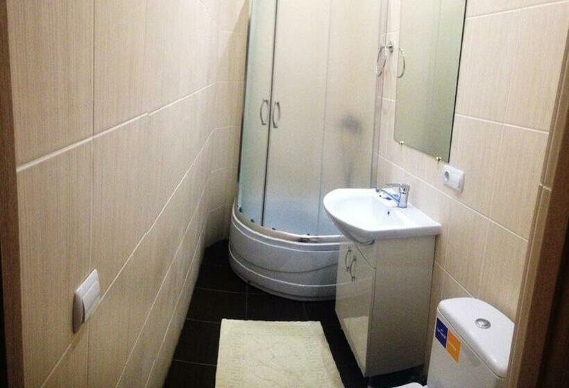 Семейный Номер, Mini Hotel Leon