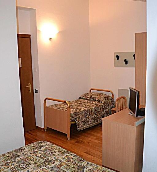 Четырехместный Номер Стандарт, Albergo Due Monti