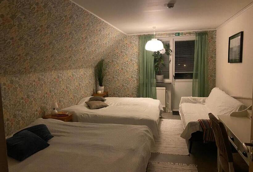 اتاق خانوادگی, Bed And Books På österlens Gästhärbärge