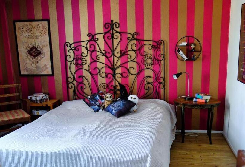اتاق خانوادگی, Bed And Books På österlens Gästhärbärge